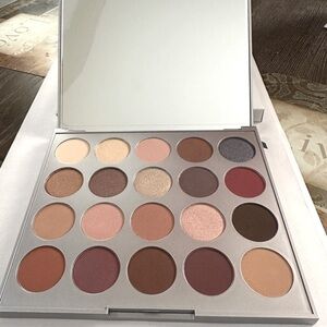 Bellame showstopper palette